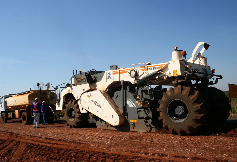 DNIT MG - BR 365 - Restauração Rodoviária - Recicladora