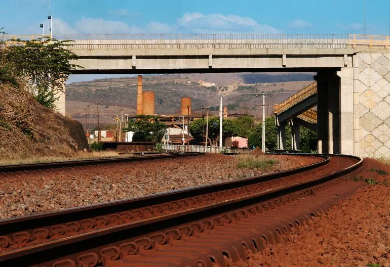 VALE ES - Obras de Transposição de Linha Férrea - Baixo Guandú