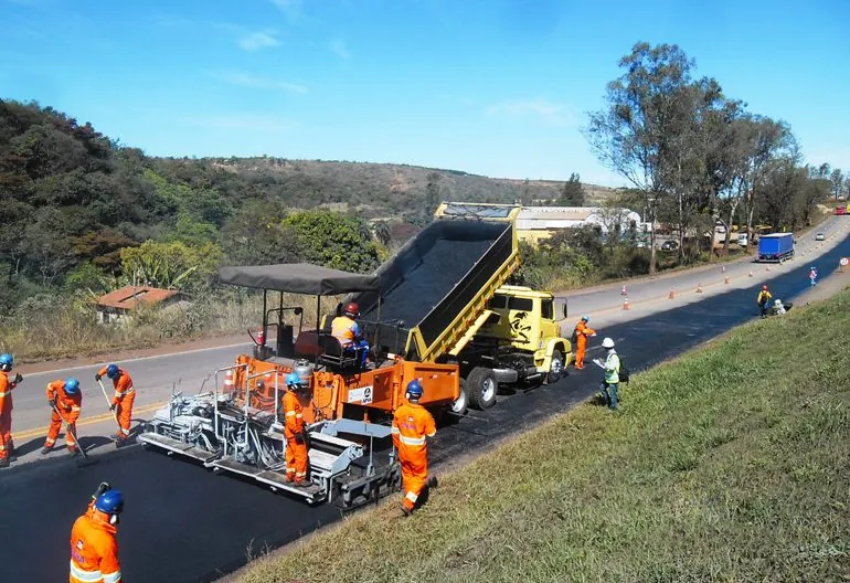 DNIT MG - BR 040 - Restauração e Manutenção